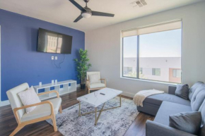 Posh 2BD - Pool, Gym, Parking, W-D - Sleeps 6